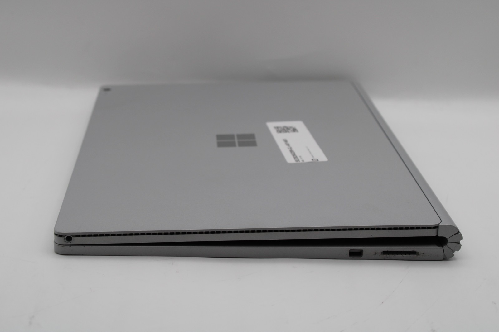 Microsoft Surface Book 13″ i7-6th Gen 8GB RAM 256GB SSD GTX 965M No OS *PARTS