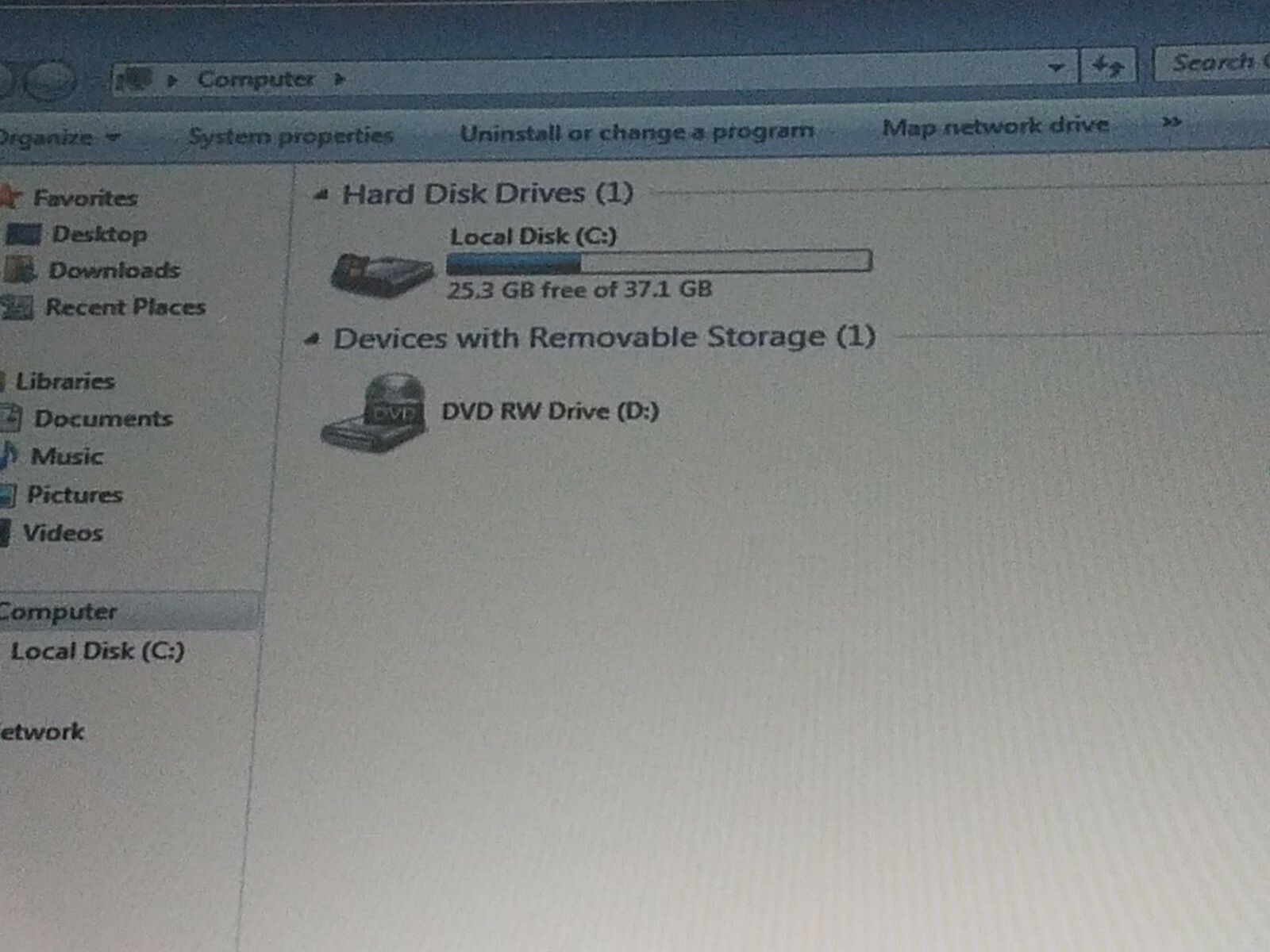 Dell Inspiron 1521 15.6”(AMD Dual-Core @ 1.8GHz ,2GB RAM ,40GB HDD) Win 7