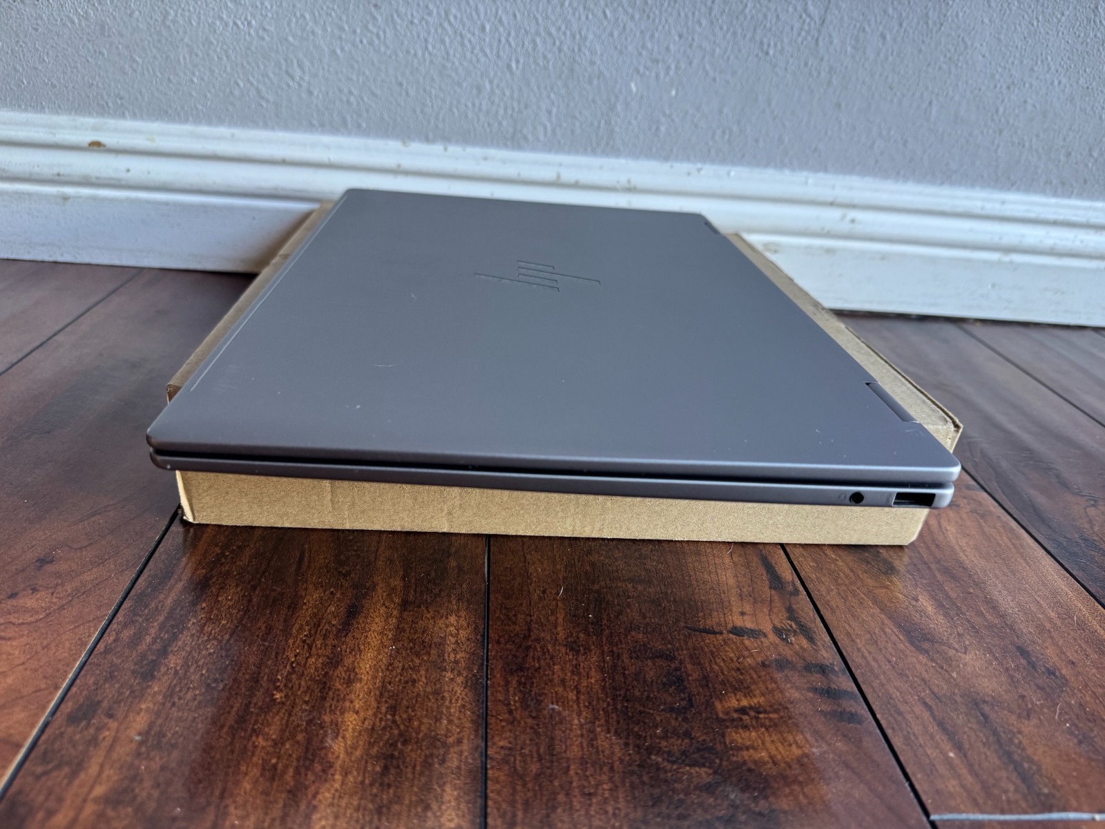 HP Envy x360 2-in-1 16-ad0023dx 16″ WUXGA Touch Ryzen 7 8840HS 16GB 1TB SSD