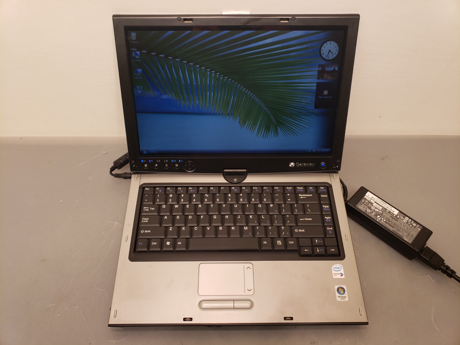 Vintage Gateway TA6 CX210X 14″ Tablet Laptop Convertible C2D Vista Ultimate SSD