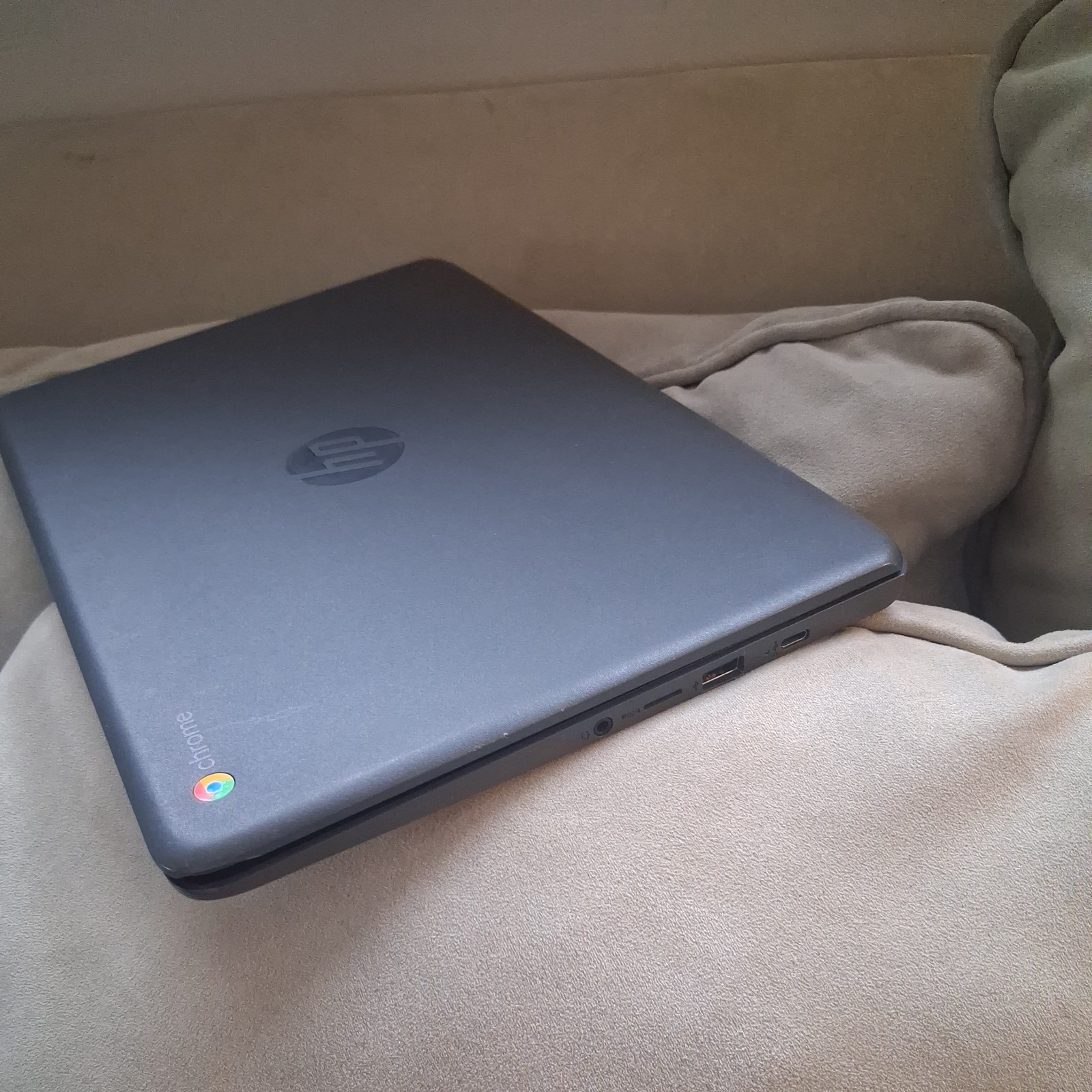 HP Chromebook 14-db0020nr, AMD A4-9120C, Radeon R4, 4GB RAM, 32GB EMMC, Used
