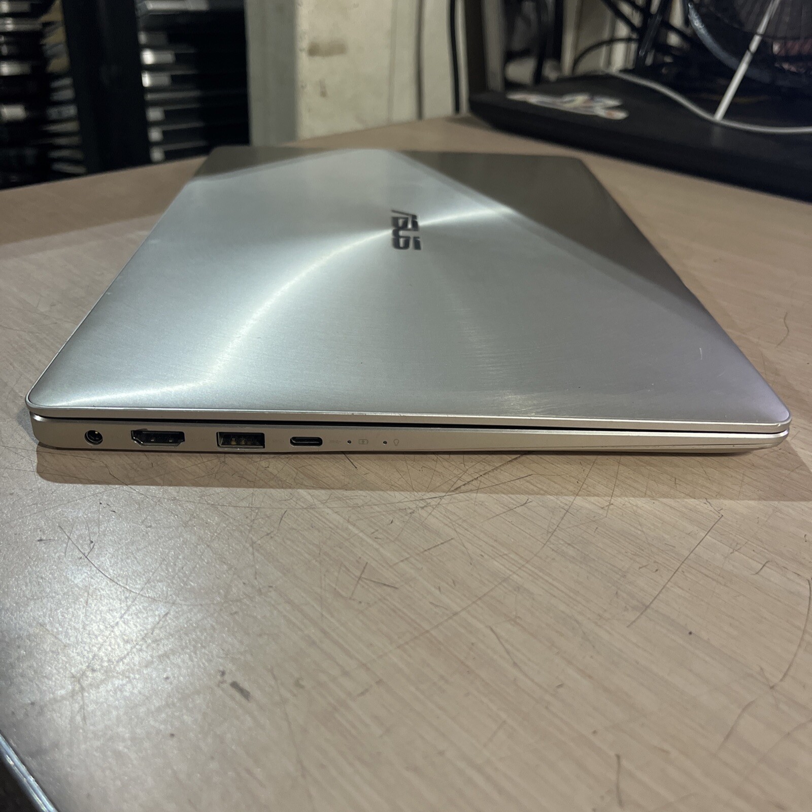 ASUS UX331U NOTEBOOK INTEL CORE I5 8TH GEN 8GB RAM NO HD