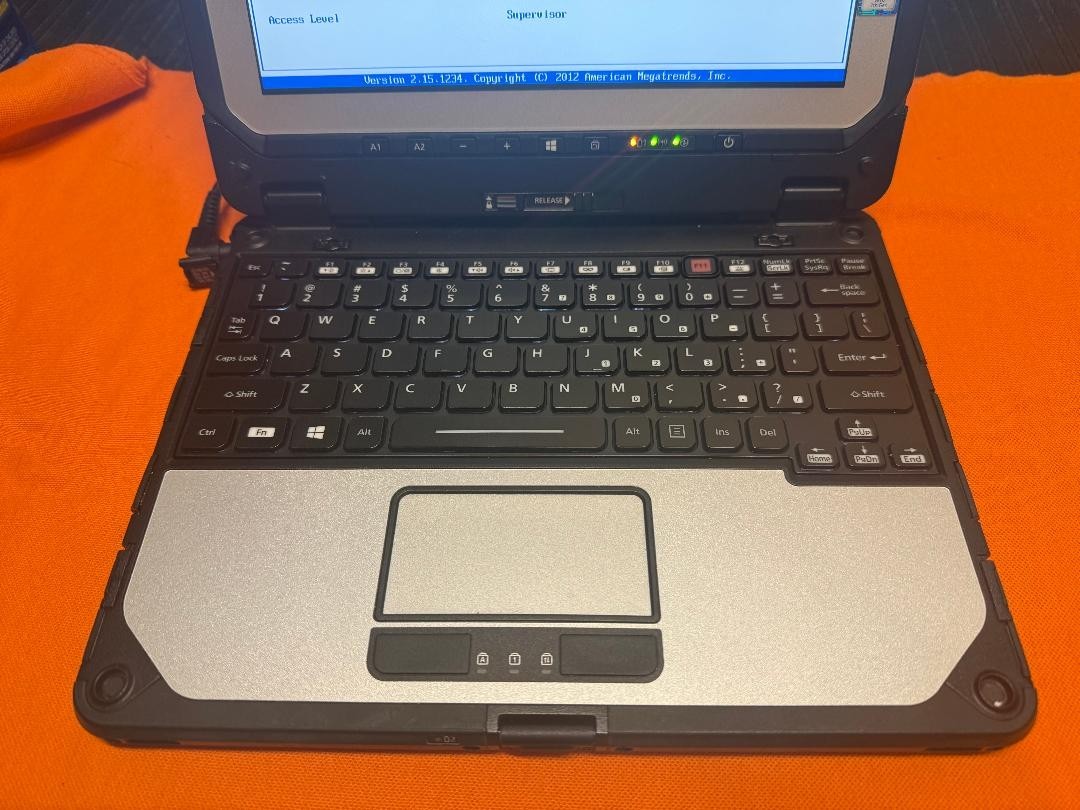 Panasonic ToughBook CF-20 10.1 WUXGA Touch MK2 i5-7Y57 1.2GHz 8GB 128GB SSD WWAN