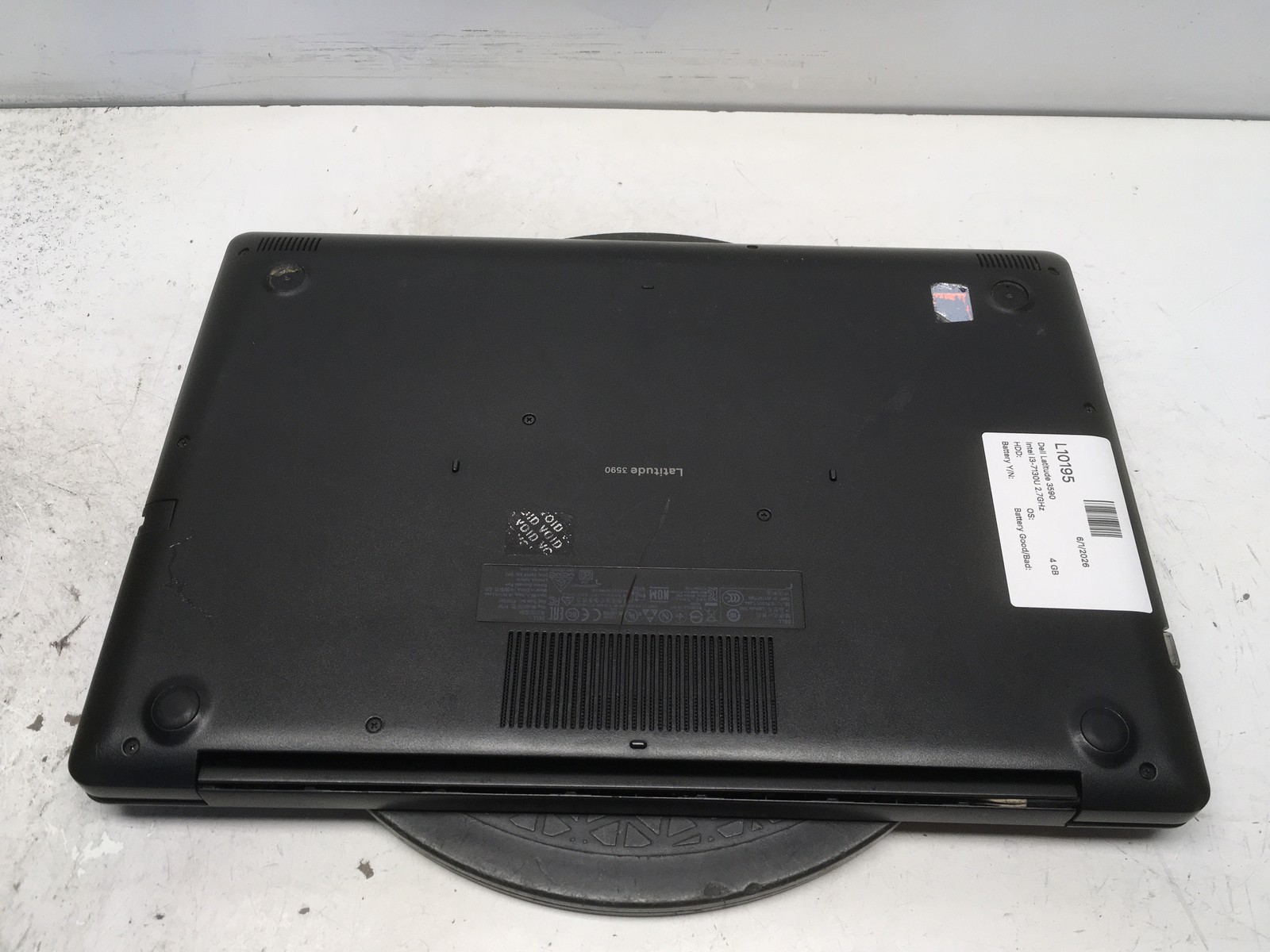 Dell Latitude 3590 Intel i3-7130U 2.7GHz 4 GB NO HDD No Batt