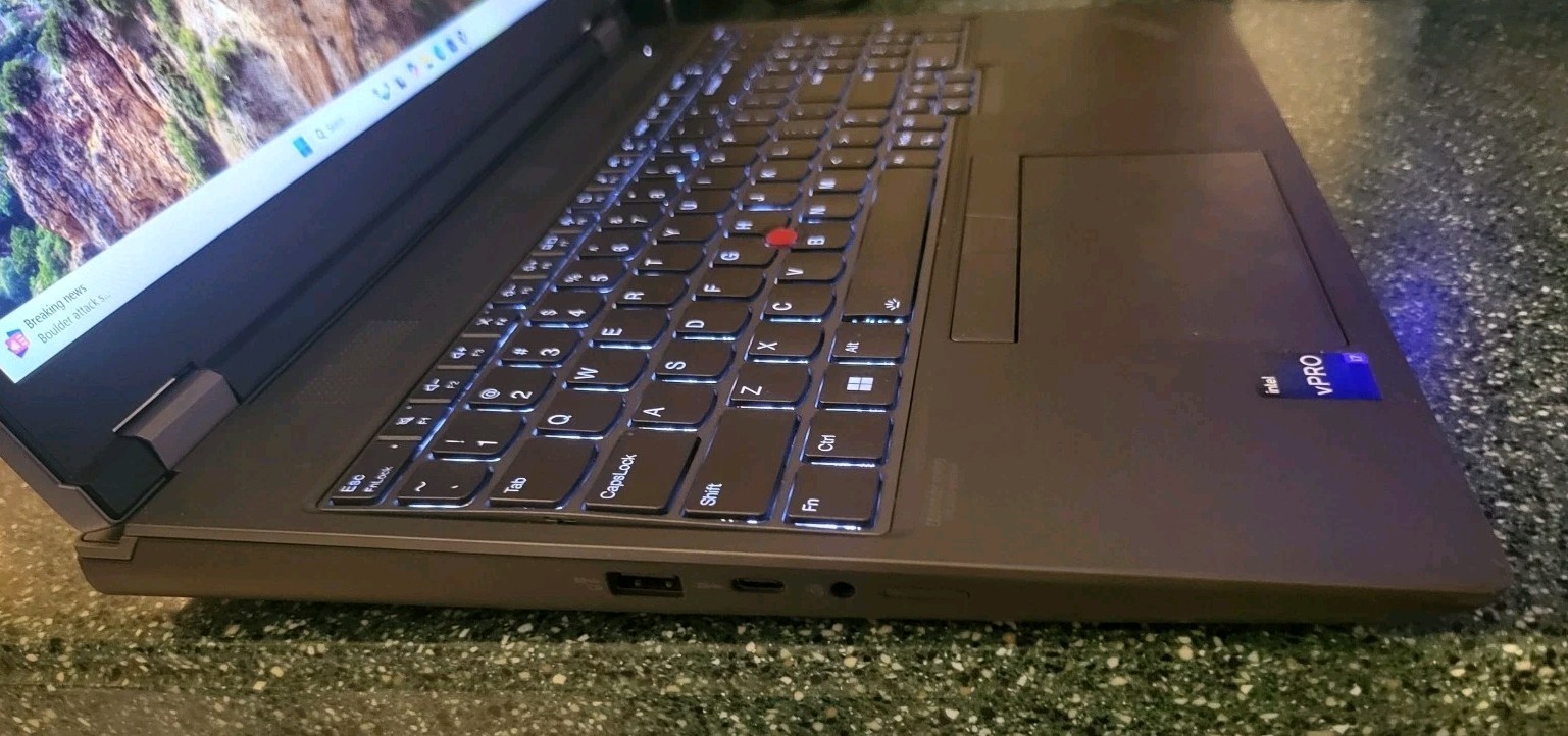 Lenovo ThinkPad P16 12th Gen i7-12850HX 24xCPU@2.1GHz 32GB RAM 512GB SSD 070101