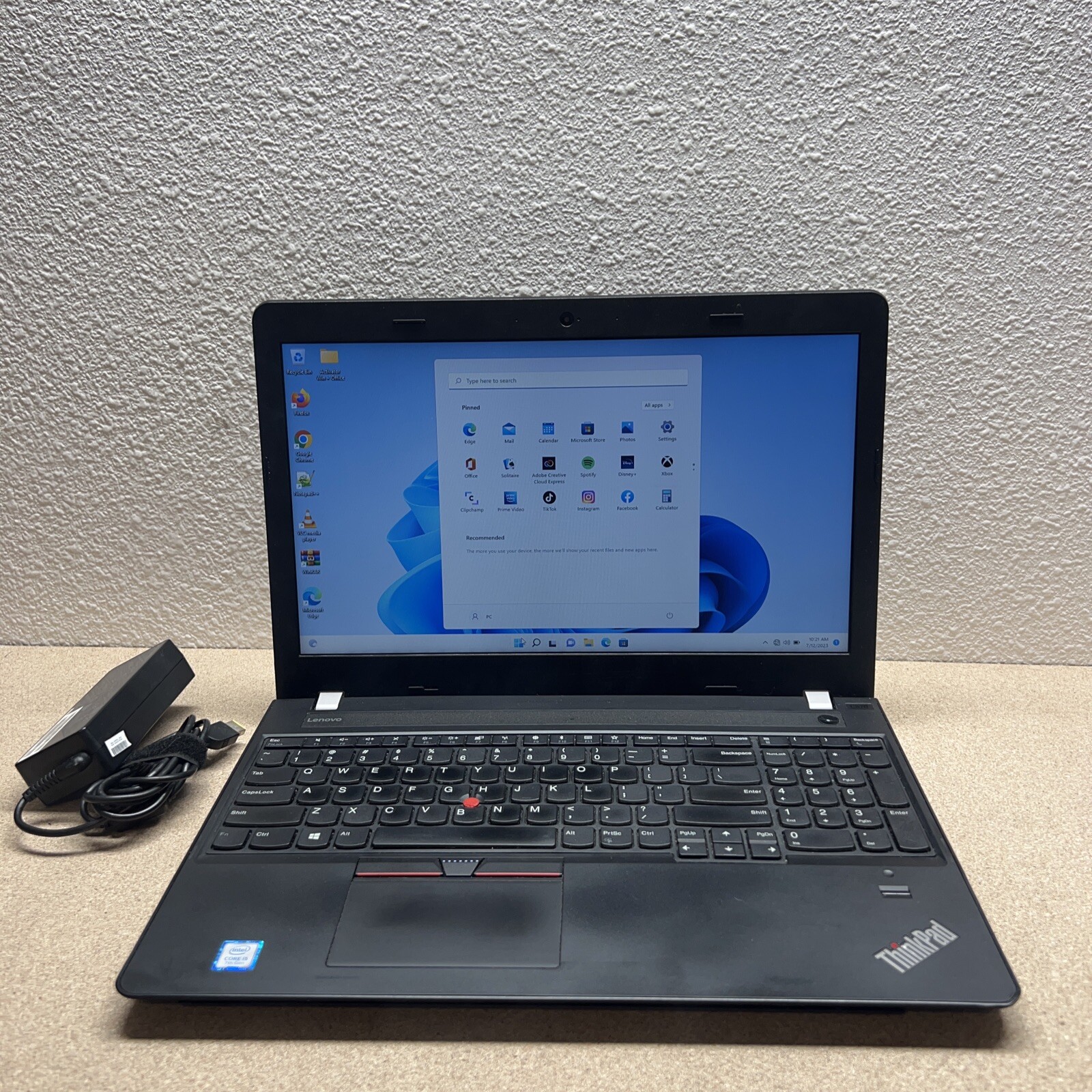 LENOVO THINKPAD E570 15.6″ Intel Core i5-7200U 2.50GHz 8GBRAM -256GBSSD