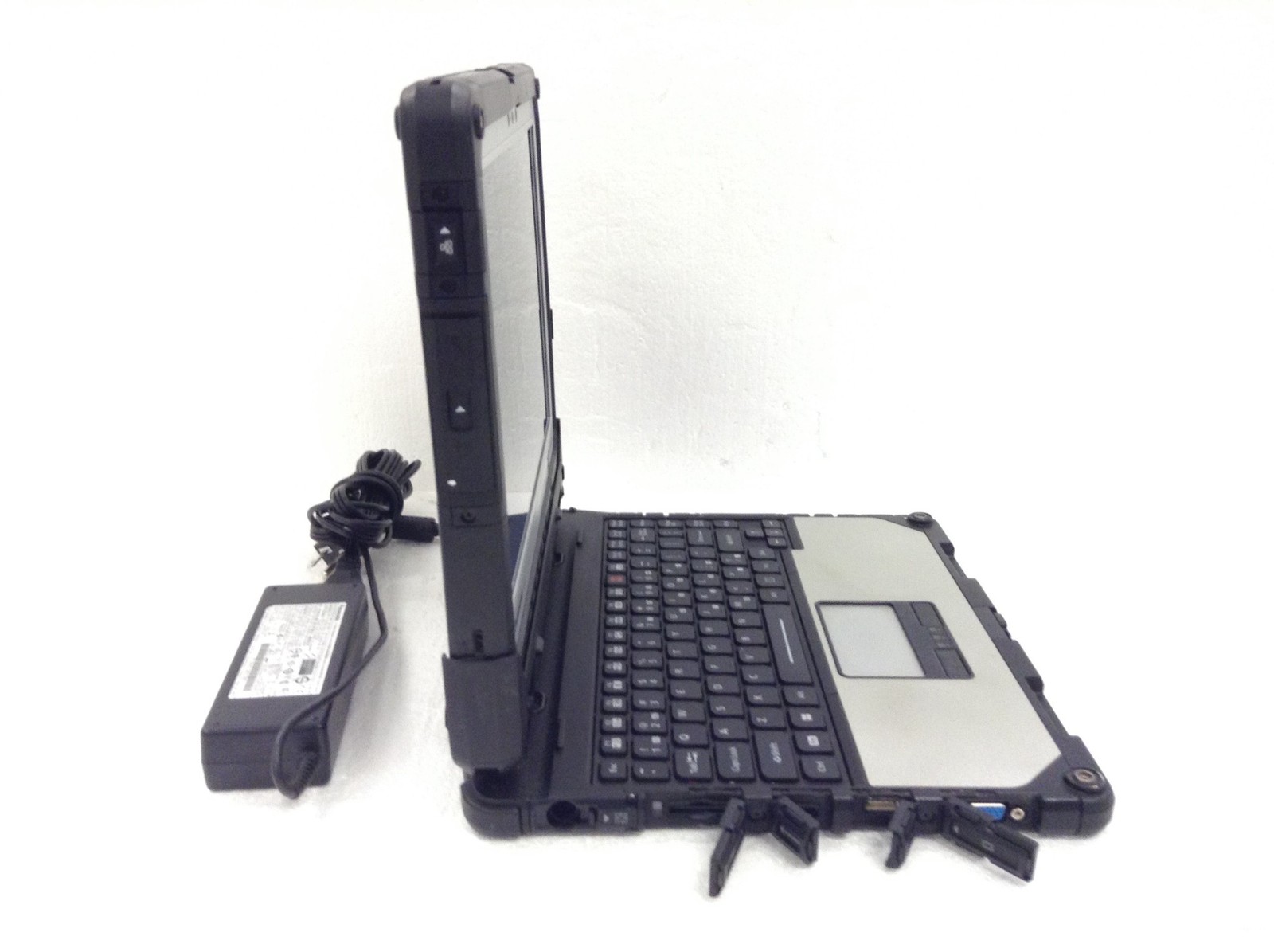 Panasonic Toughbook CF-33 MK1 i7-7600U w/16GB, 256GB SSD, Touch, 2x Bat, 3K HRS