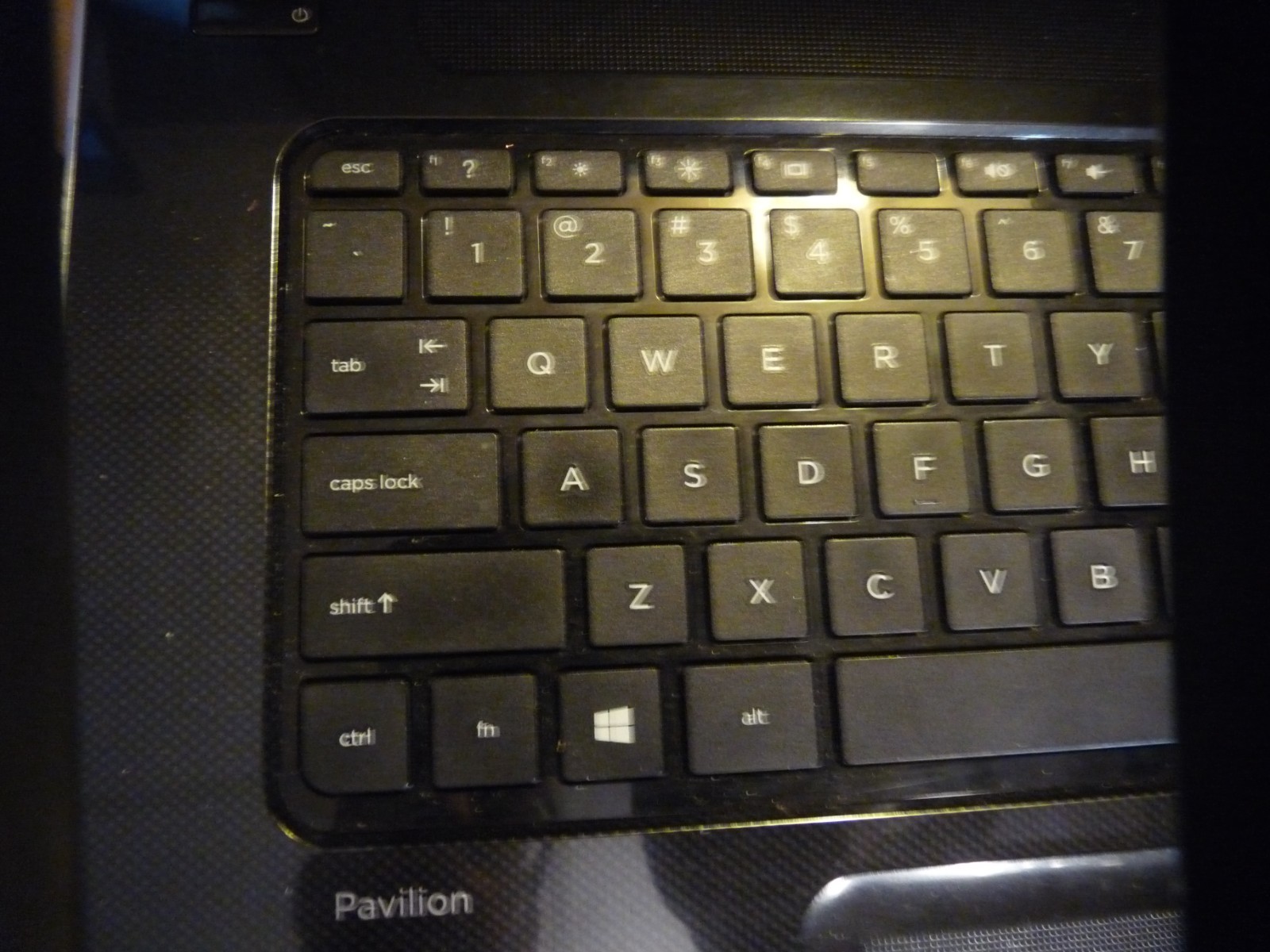 HP Pavilion 17-E117DX 8 GB RAM, 500 GB HDD, CORE I3 (as is) read description