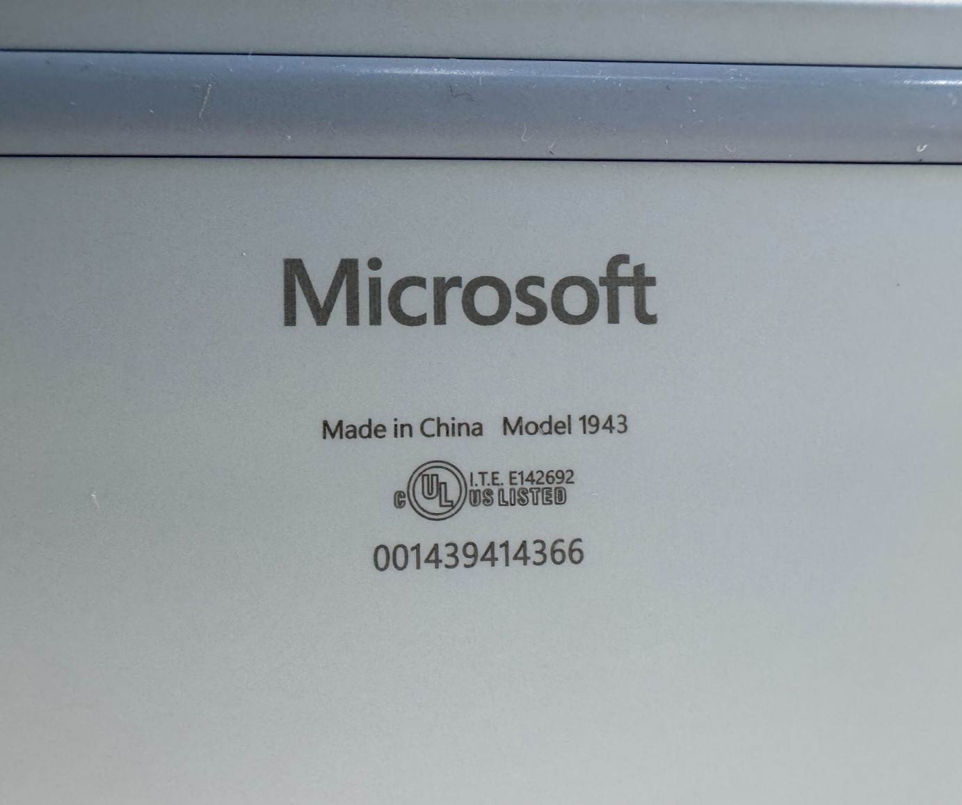 Microsoft Surface Laptop Go 12.4″ Intel Core i5 1.0Ghz 8GB RAM 128GB SSD Blue