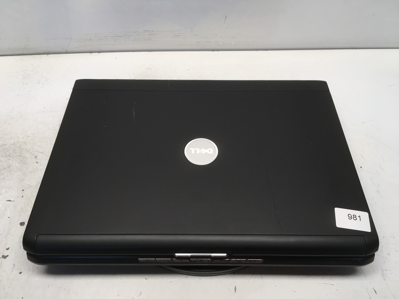 Dell Vostro 1700 Intel Core 2 Duo 06FD 2GHz 2 GB NO HDD No Batt