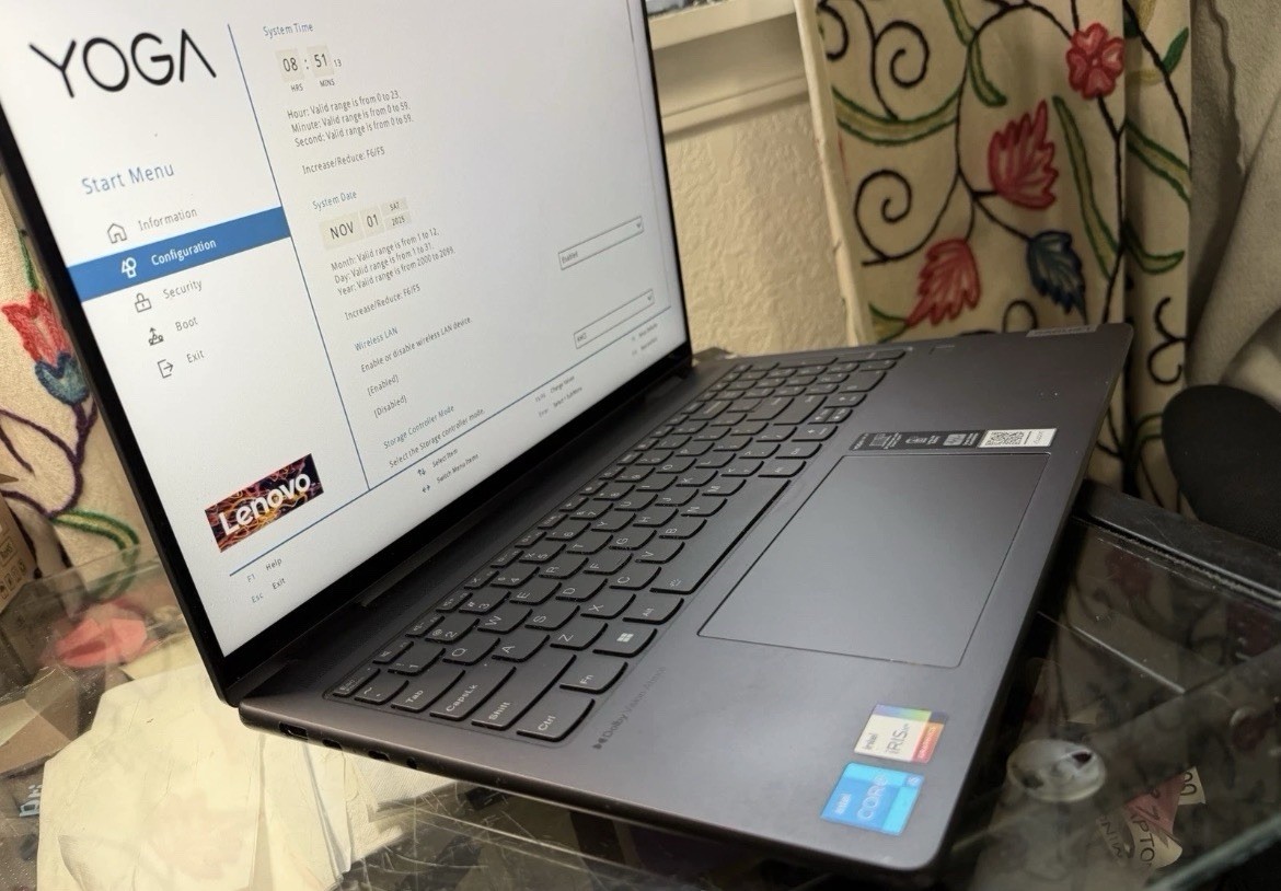 Lenovo Yoga7 16IRL8(Intel Core i5-1335U 1.3GHz,8 GB RAM) Touch 2-In-1