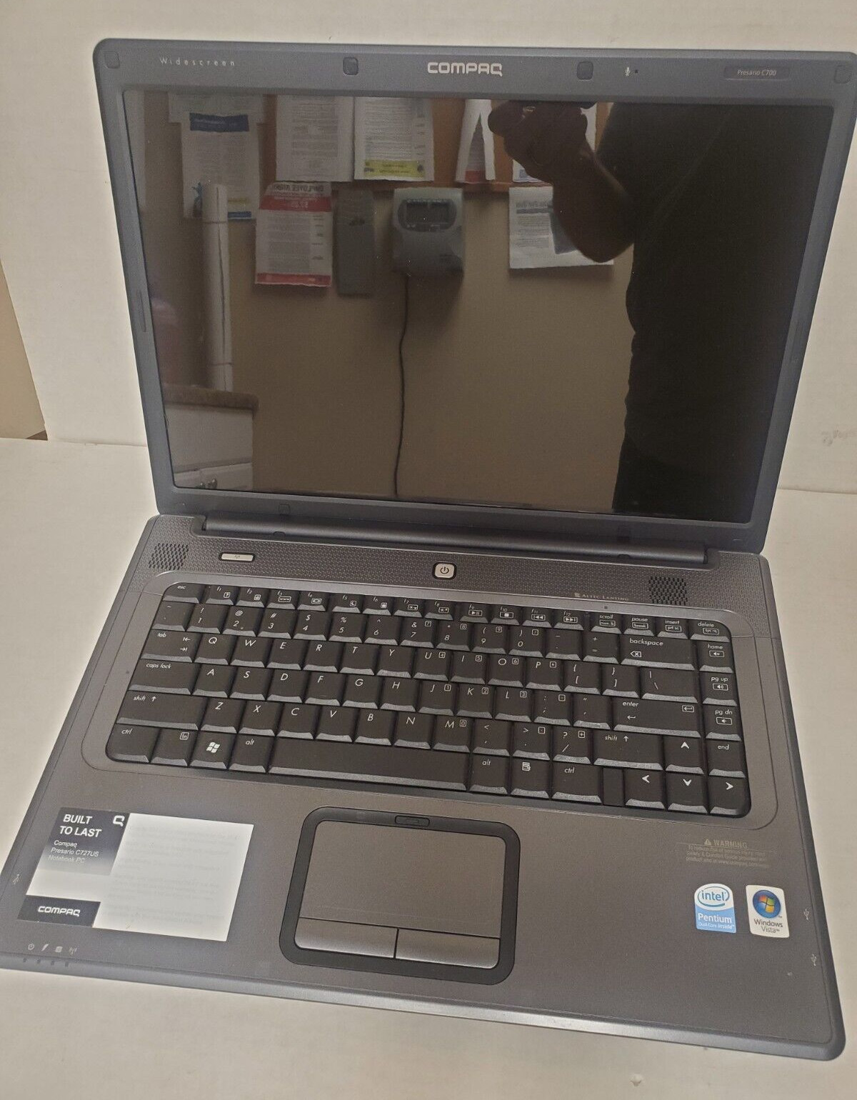 HP Compaq Presario C700 15.4” Intel Pentium Dual Core 1GB RAM NO HDD Works fine
