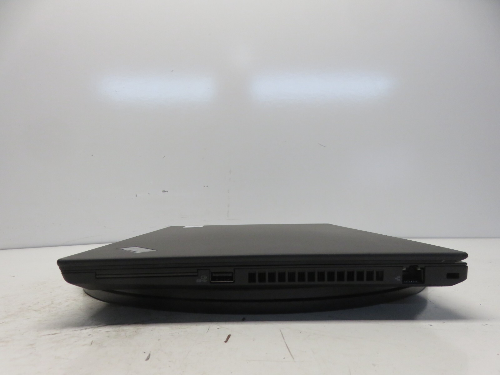 Lenovo ThinkPad T495 AMD Ryzen 5 Pro 3500U 2.1GHz 8 GB NO HDD No Batt