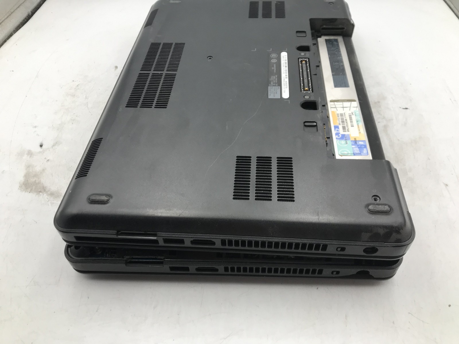 DELL LATITUDE E5440 – FOR PARTS – LOT OF 2 – INTEL CORE I3 – NO RAM – BB