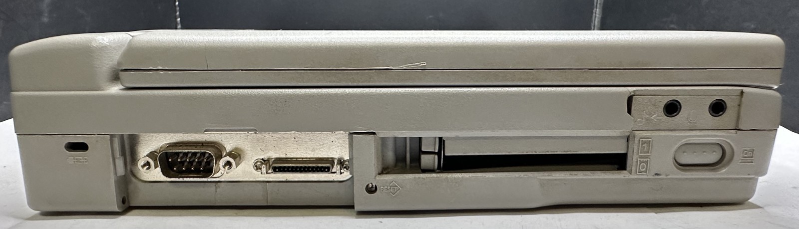 VINTAGE TOSHIBA SATELLITE PRO 405CS LAPTOP STRICTLY AS IS FOR PARTS/REPAIR!