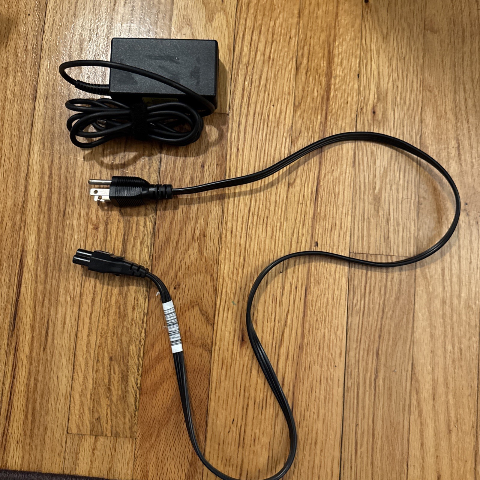 HP 14-ca021nr Laptop, 14″ Touchscreen, Celestron CPU N3350, Charger Included