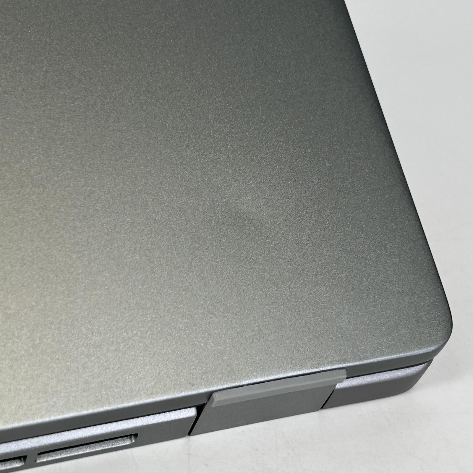 Dell Latitude 7450 14 Gray QHD+ 3.8 GHz Ultra 7 165H 32GB 256GB SSD Very Good