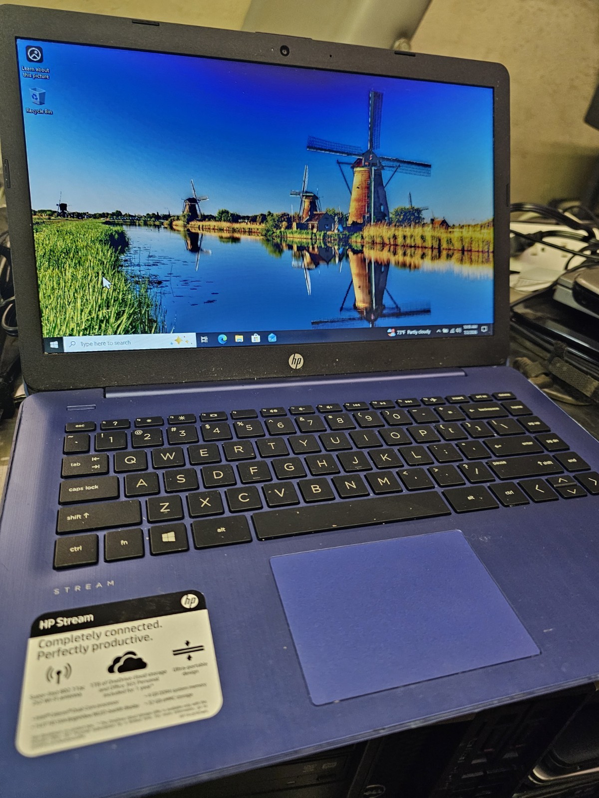 HP ‎14-CB1xxx Stream 14″ (64GB, Intel Celeron N4000, 1.1 GHz, 4GB) Laptop-…