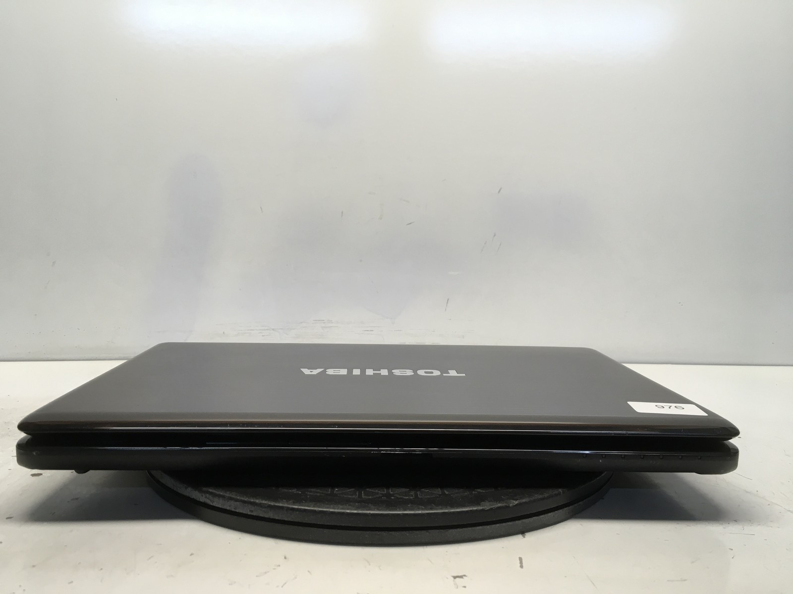 Toshiba Satellite P755-S5320 Intel i3-2330M 2.2GHz 4 GB NO HDD No Batt