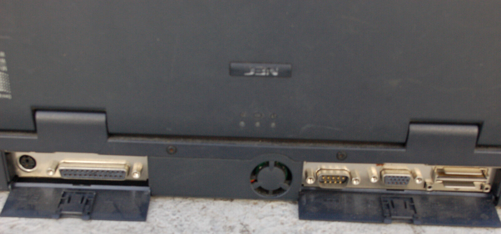 Vintage NEC Versa 2730M Laptop Intel Pentium 133MHz MMX CPU, CD-ROM, 3.5″ Floppy