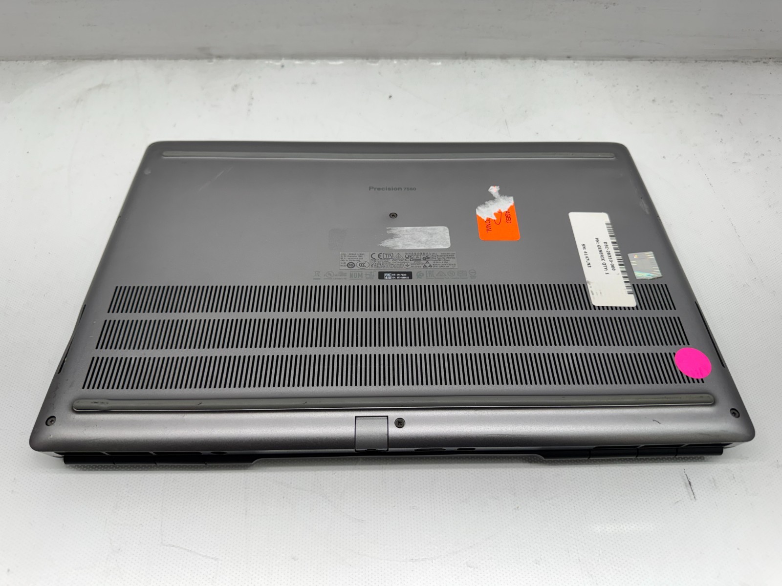 Dell Precision 7560 Laptop i5-11500H@2.90GHz 16GB 256 SSD T1200 Win 11 *READ