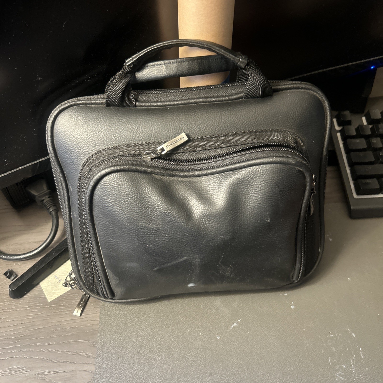 ASUS Eee PC 900 Vintage Netbook – Windows XP – Charger & Case Included