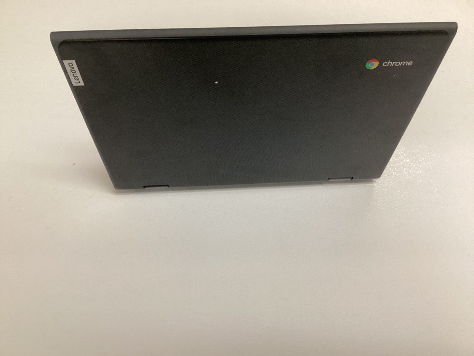 Lenovo 300e chromebook 2nd Gen MTK model 81QC 2 in 1 – 32GB – 11.6″