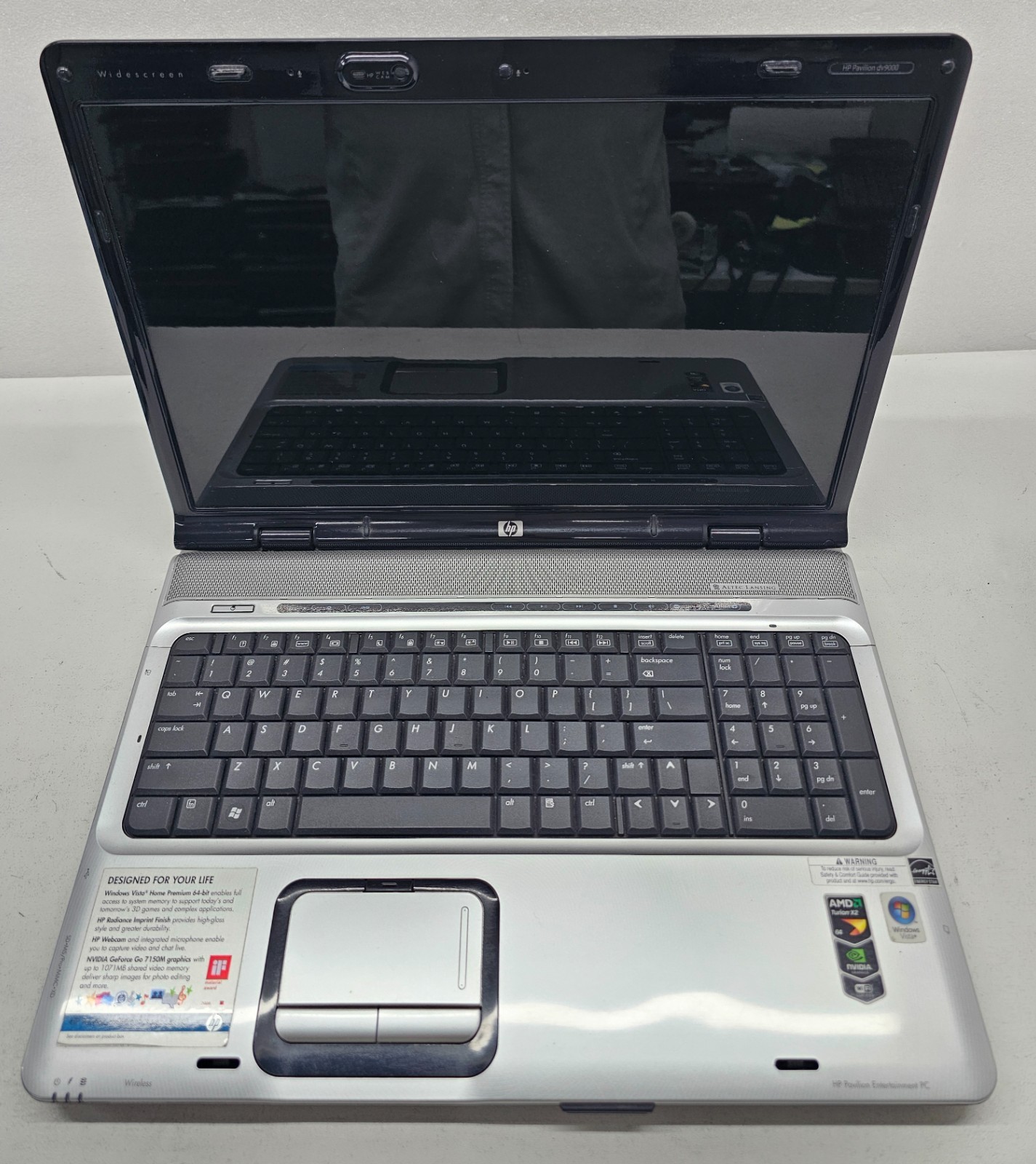HP Pavilion dv9700 17″ Laptop AMD Turion 64 x2 NO RAM/HD/OS/POWER (FL)