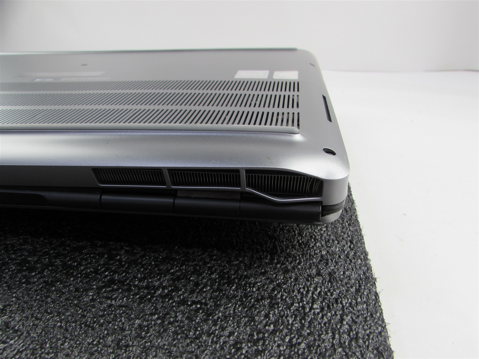 DELL PRECISION 7760 I7-11850H FHD 1TB 32GB NVIDIA RTX A4000 WIN 11 PRO NO BATT