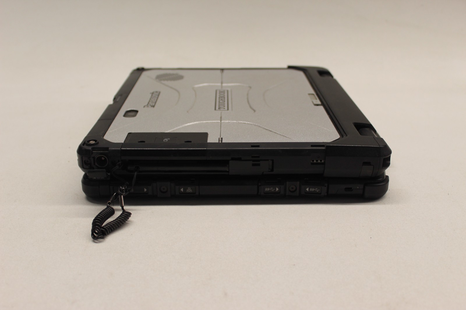 Panasonic Toughbook CF-33 I5-7300U 256M.2-8GB DDR3 Win10P-NO PWR Adapt-C-Desc