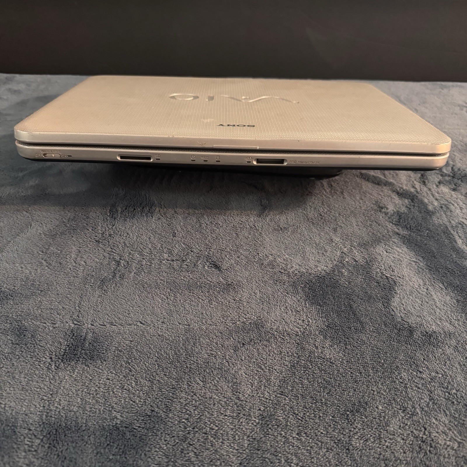 Sony VAIO PCG-7184L 15.6″ Laptop W/ Charger For Parts & Repair
