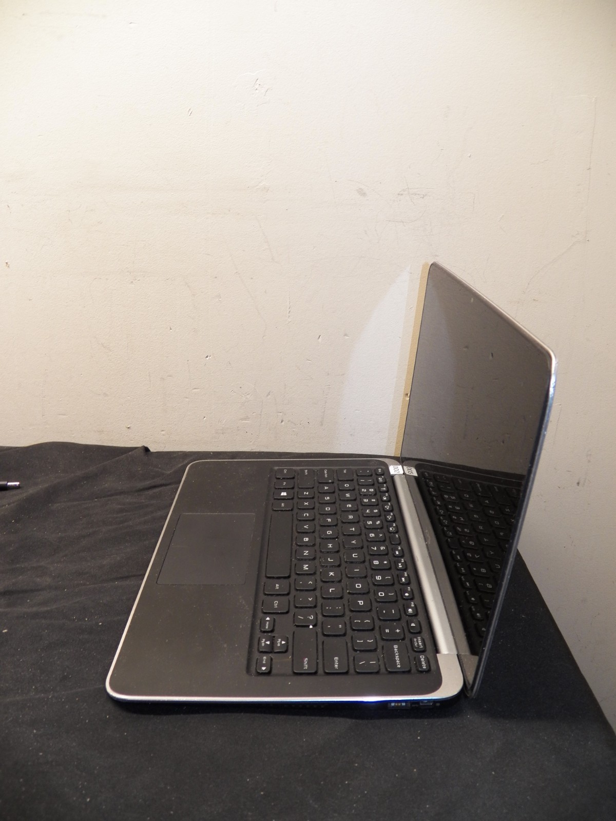 Dell XPS L321X 13.3 Inch Ultrabook – SSD/USB 3.0/Bluetooth/Webcam/Backlit KB – A