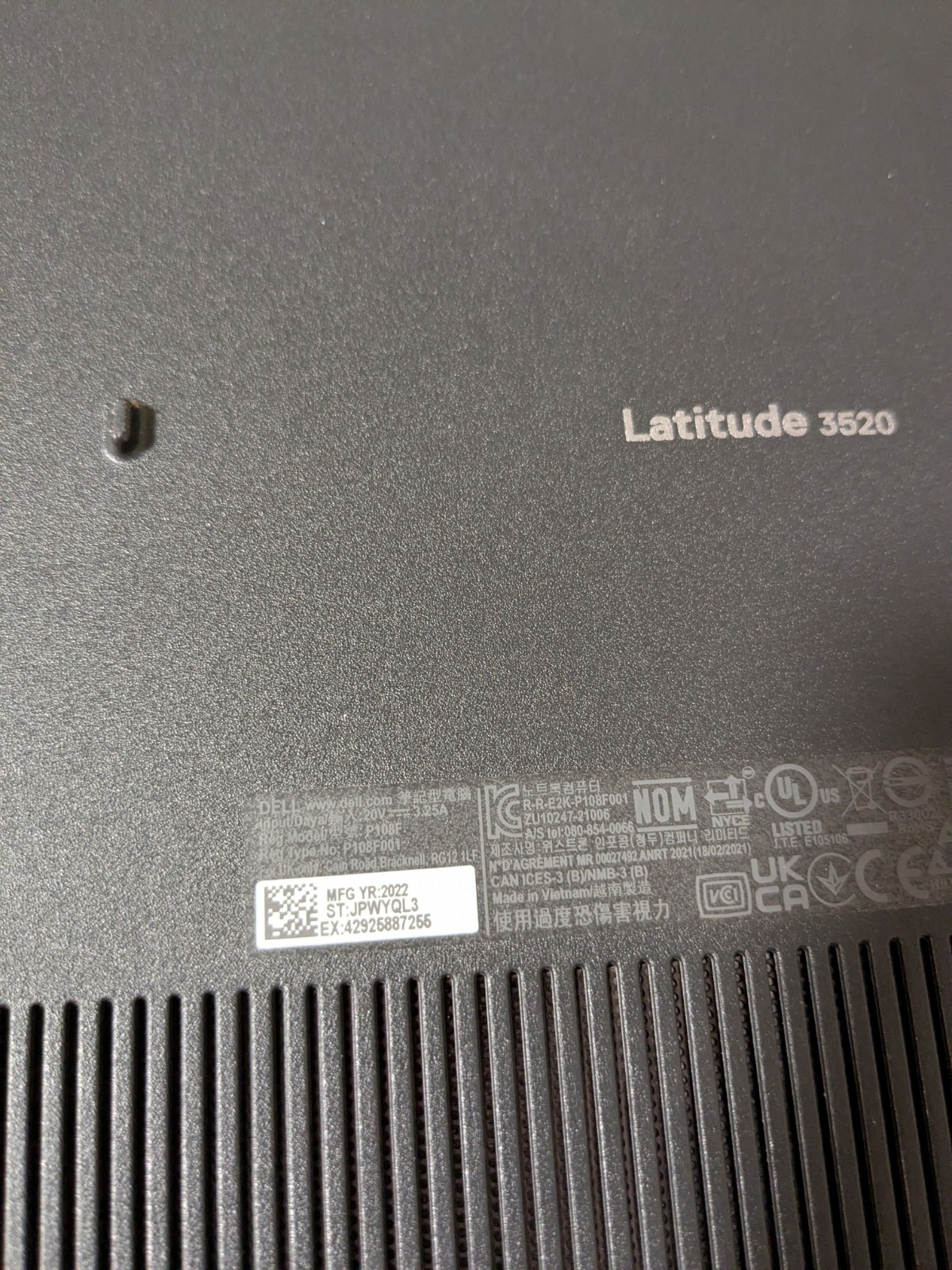 Dell Latitude 3520 15.6″ i5-1135G7 2.40GHz 8GB NVIDIA MX350 Black