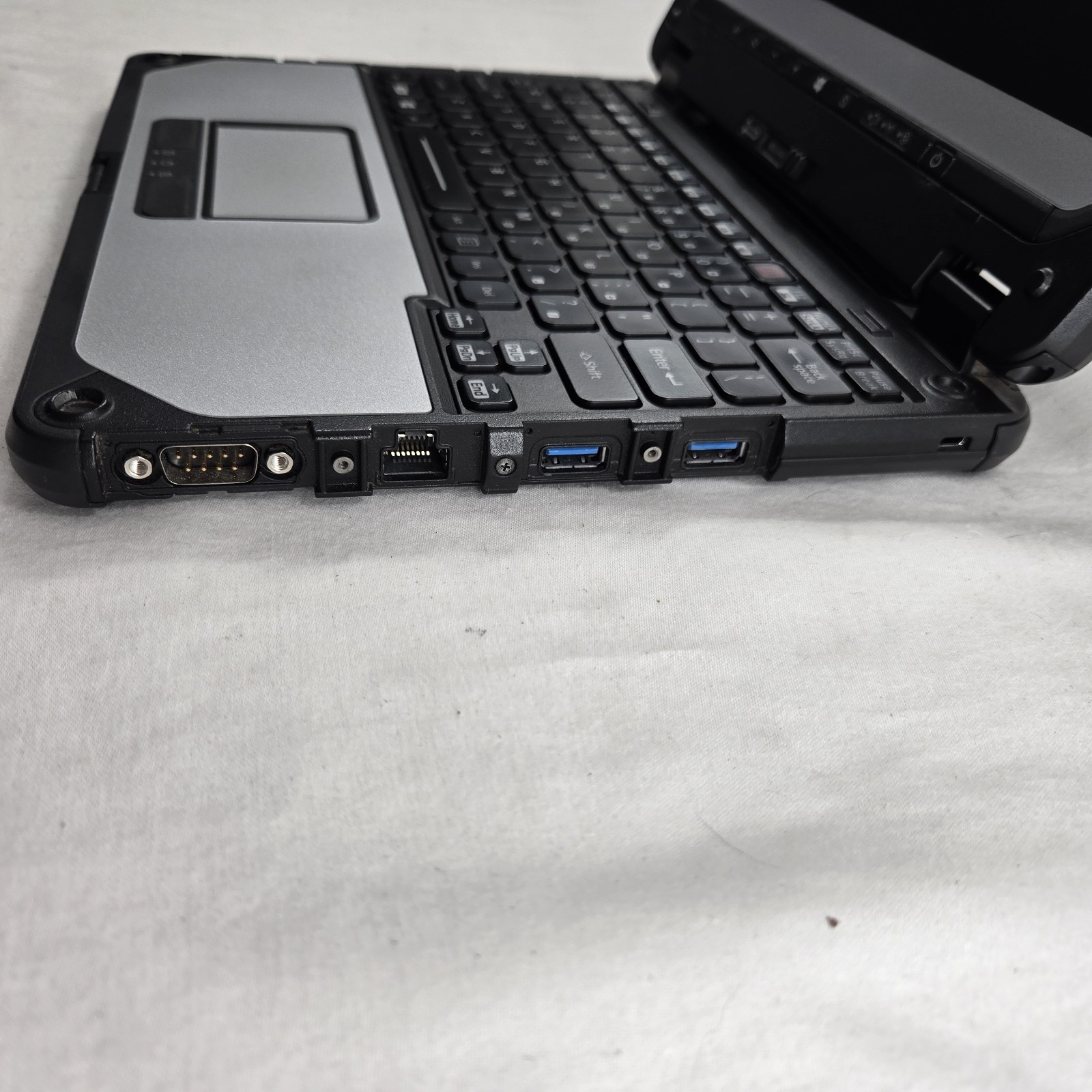 Panasonic Toughbook CF-20 10.1″ i5-7Y57 1.20GHz 256GB SSD 8GB 4G | Grade B-