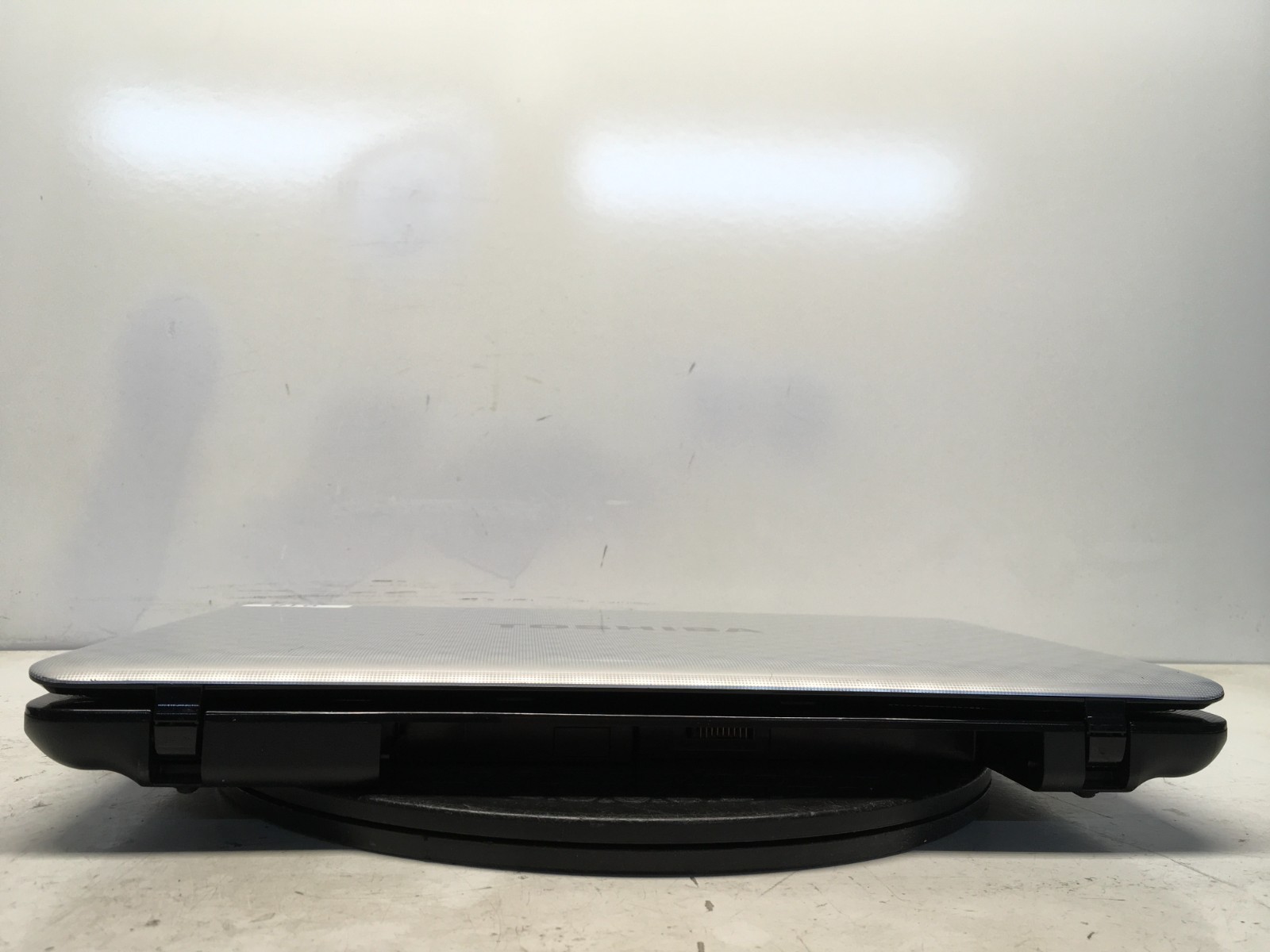 Toshiba Satellite L755-S5365 Intel i5-2430M 2.4GHz 2 GB NO HDD