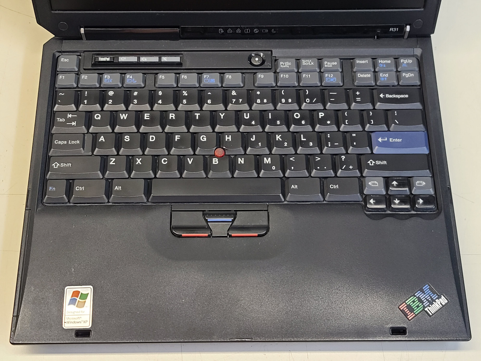 IBM Thinkpad R31 14.1″ Pentium 3 1000 + 384MB + 20GB Windows 98SE + DOCK TESTED