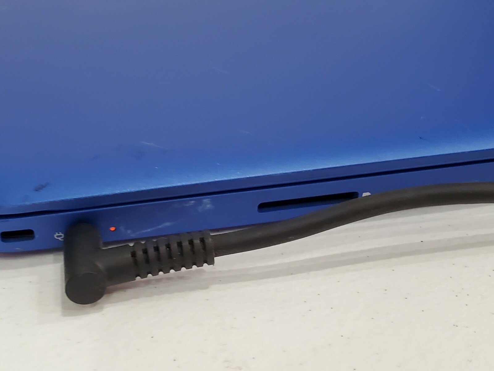 HP Stream 11-d010wm 11.6″ Laptop Intel Celeron-N2840 1.8GB 28GB READ