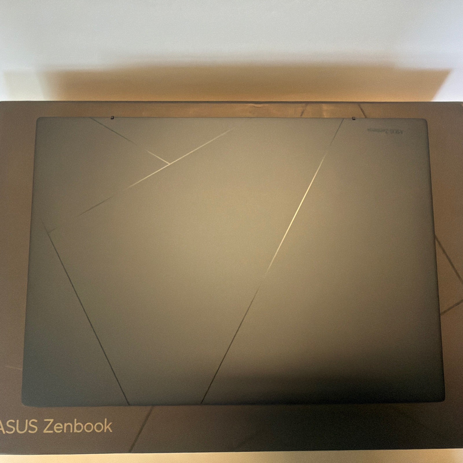 ASUS Zenbook OLED 14″ (256GB SSD, Intel Core i5 12th Gen., 4.40 GHz, 8GB) Laptop