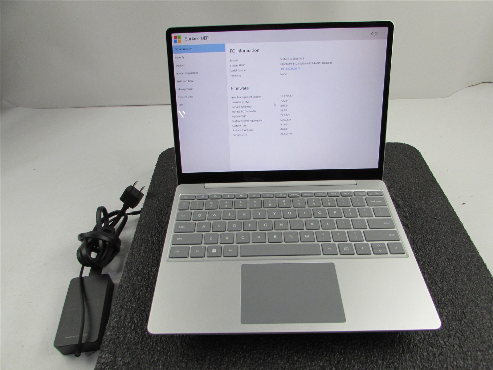 Microsoft Surface Laptop GO 2 12.4″ i5-1135G7 256GB NVMe SSD 16GB RAM Win 11