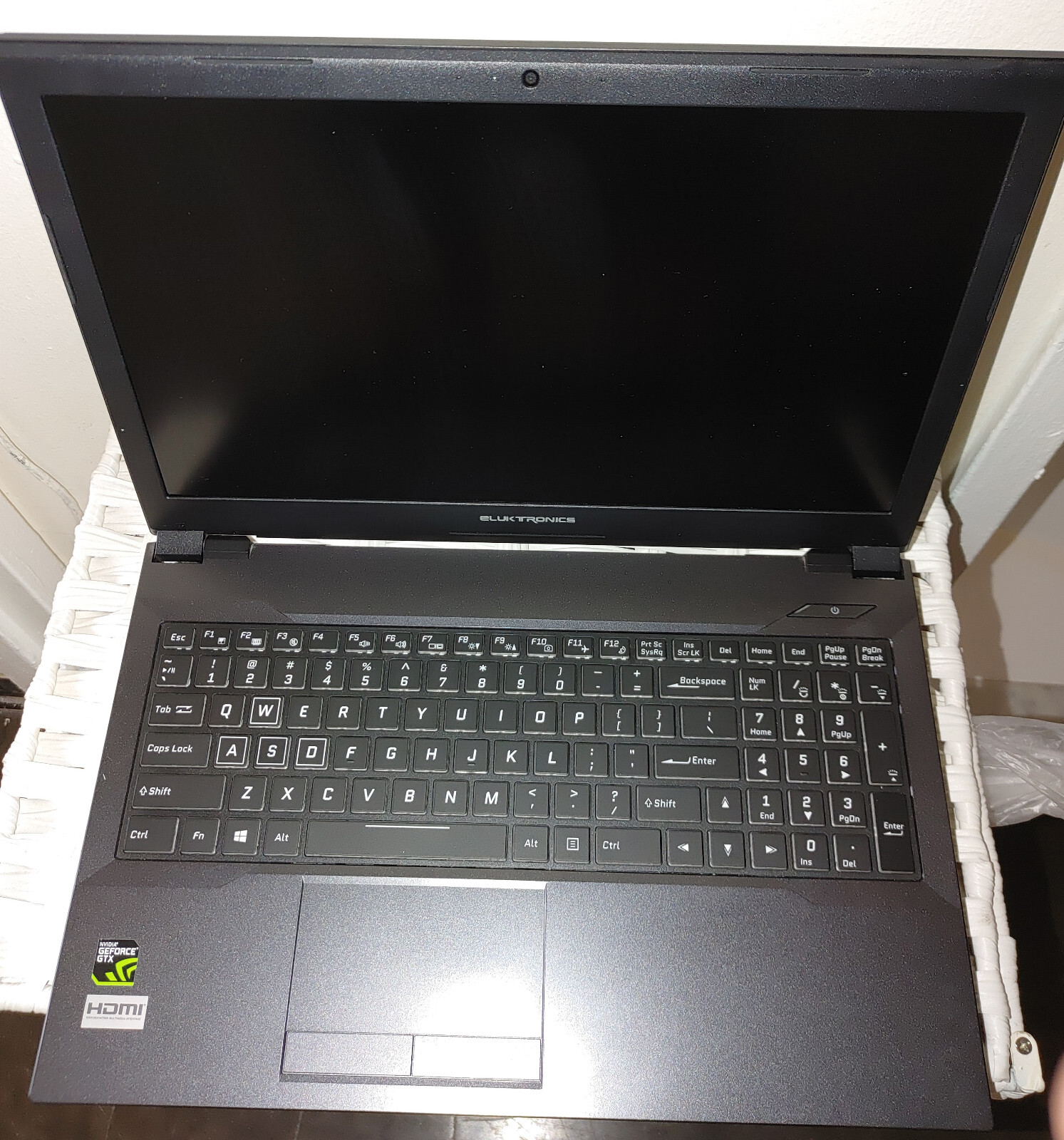 Eluktronics NB50TK1 i7-8700 nvidia 1050 ti 32gb RAM 1TB NVME 15.6 Display rare