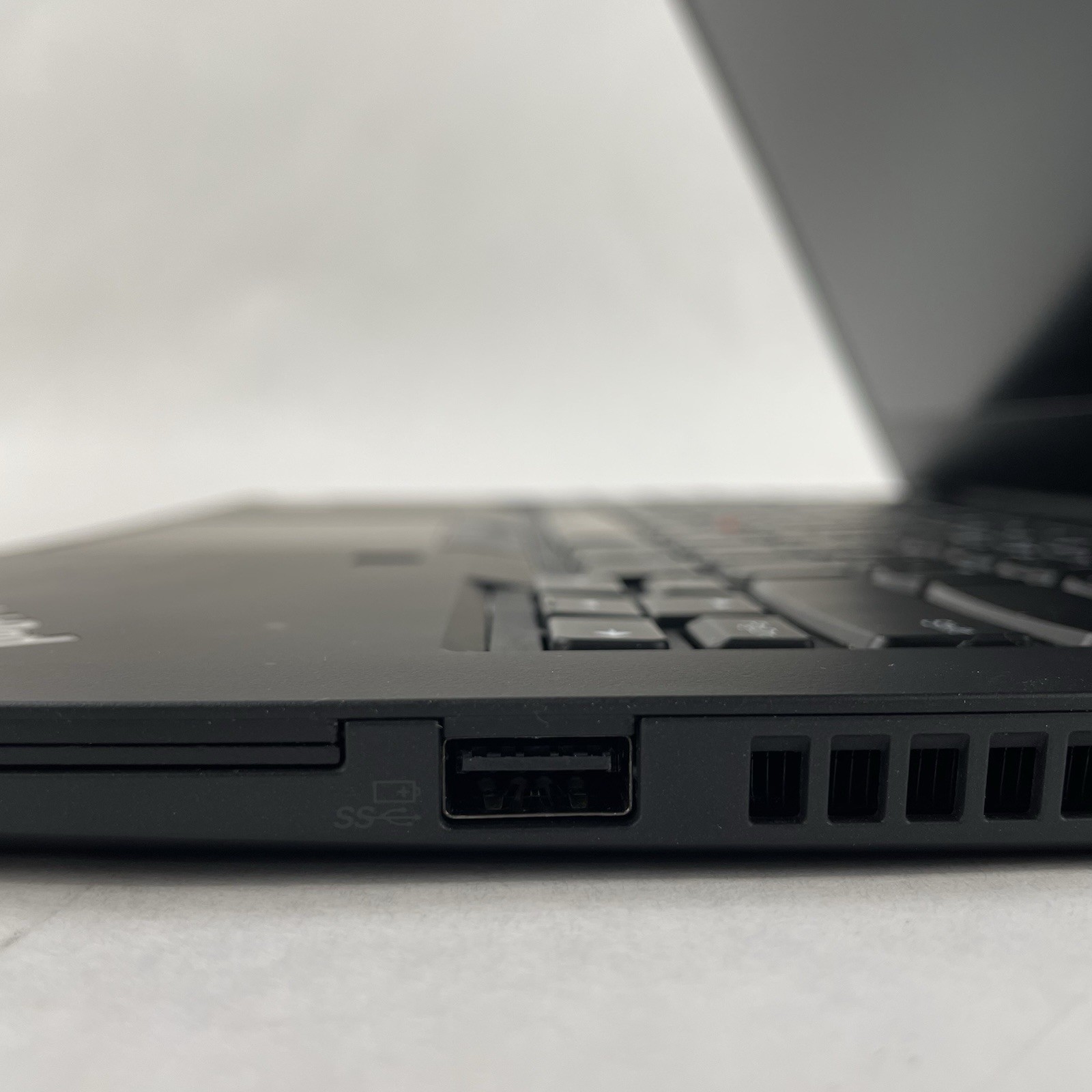 Lenovo ThinkPad T14 Gen 1 14″ i5-10310U 1.70 GHz 8 GB RAM No SSD/OS/AC/Batt