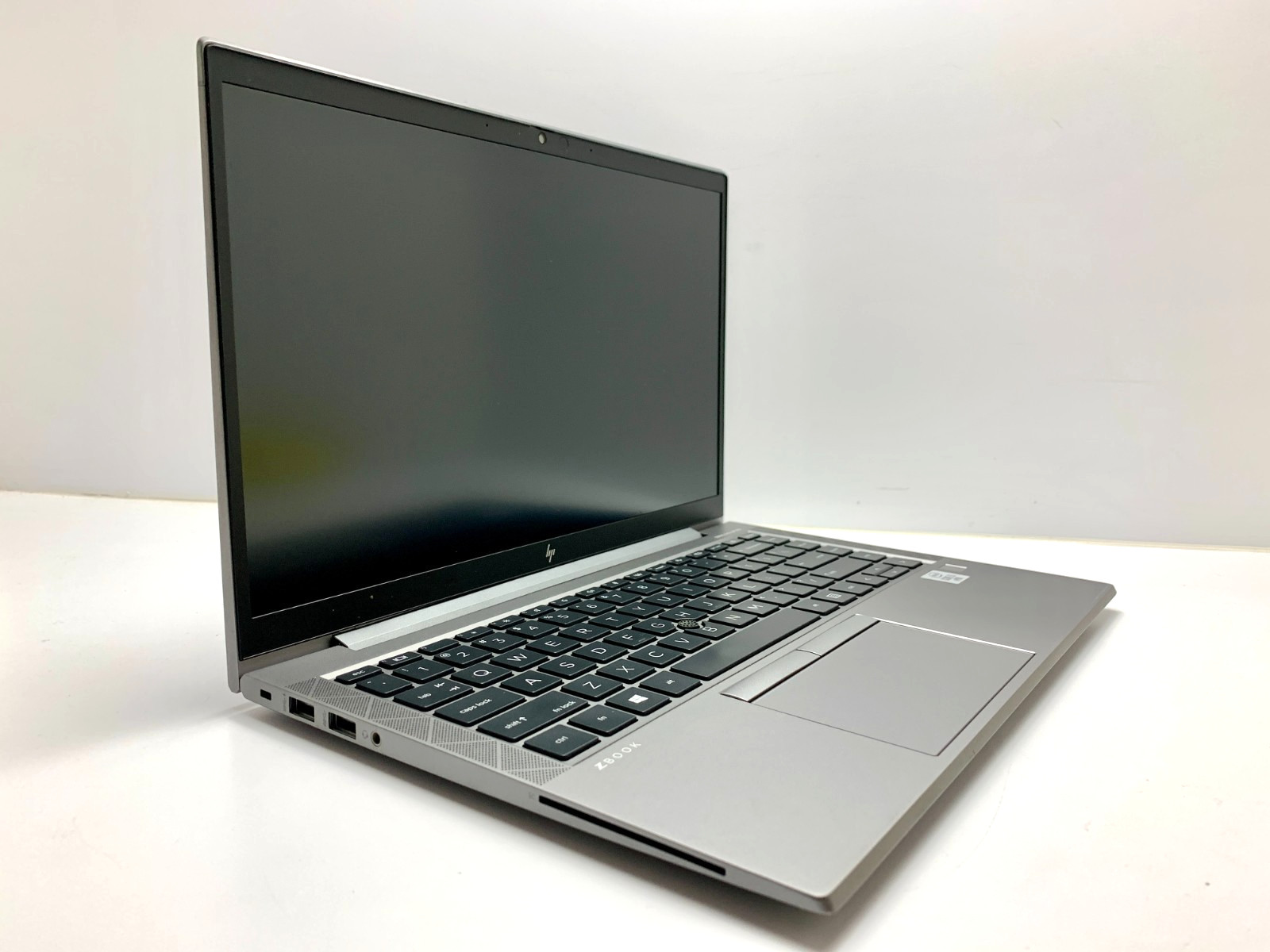 HP ZBook Firefly 14 G7 | i5-10310U | 16GB RAM | 256GB SSD/NVMe | LINUX | READ
