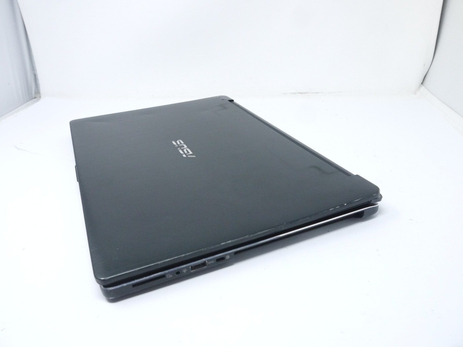 Asus Q552U 15.6” Gaming Laptop – i7-6500U / 12GB / GeForce 940M – For Repair