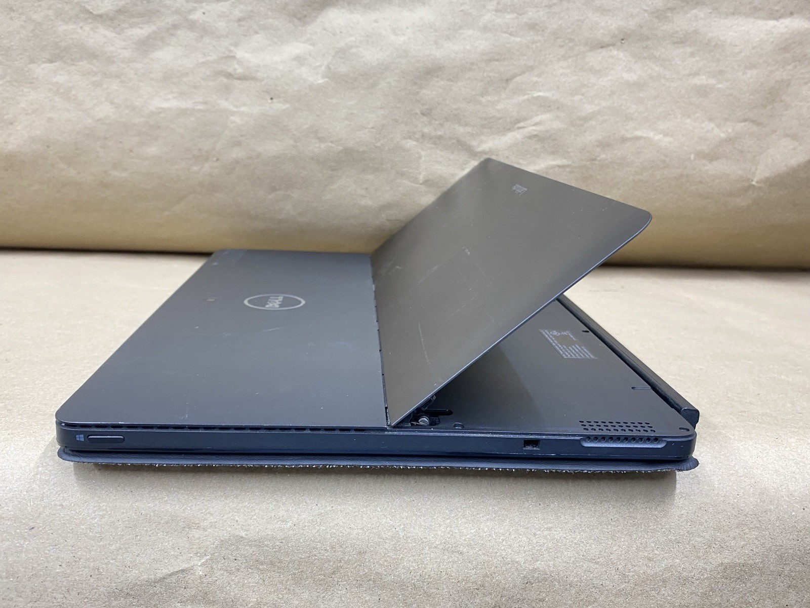 Dell Latitude 5285 – 12″ FHD – Touch – i5-7300U – 8GB – 128GB – Win 10 – READ