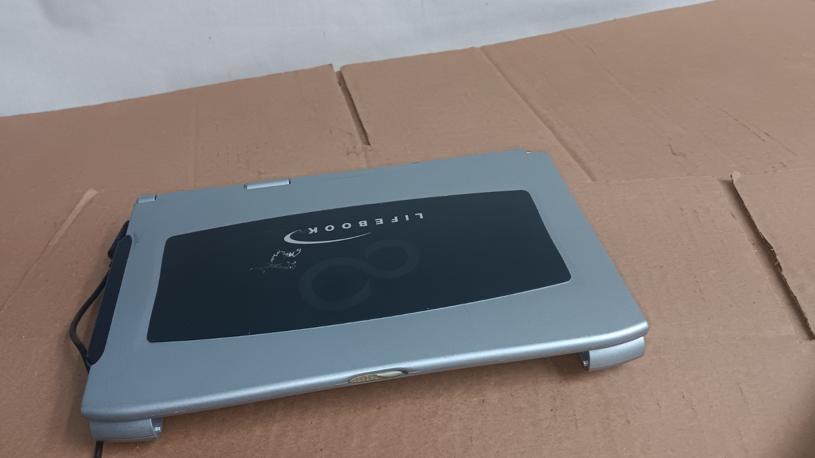 Vintage Fujitsu LifeBook P Series Model P-2040 ultra-portable subnotebook Laptop