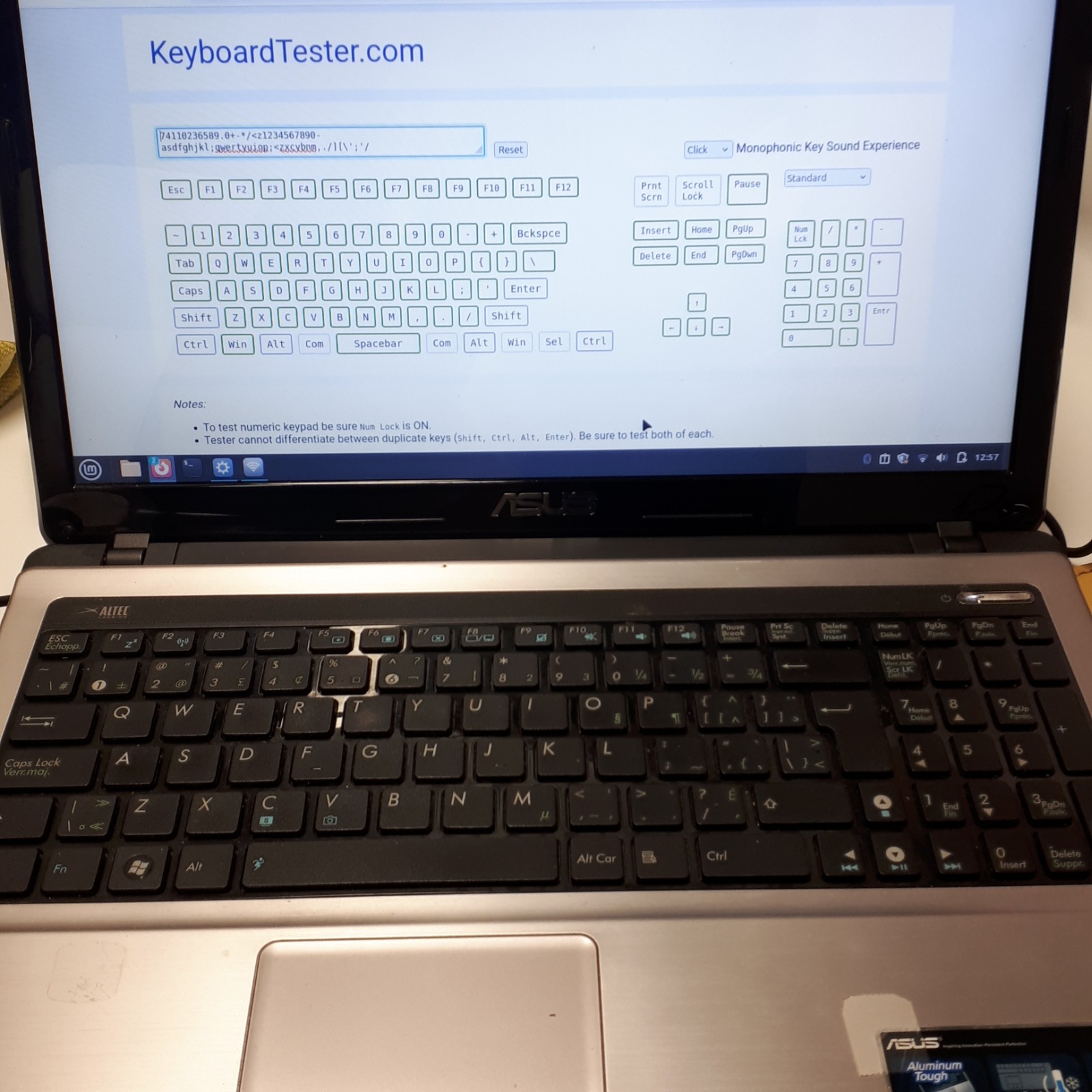Asus X53E 15.6″ Laptop i7-2670QM 6GB RAM 750GB HDD DVD Linux Mint Cinnamon H4081