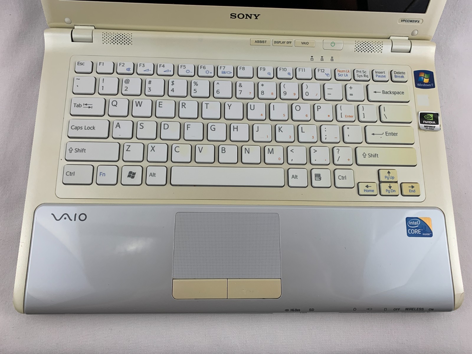 Sony VAIO PCG-61411L White Laptop Intel Core i3 2.13GHz, 4GB RAM, No HDD