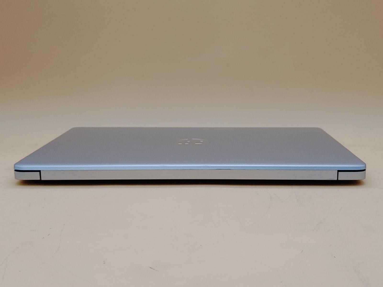 HP Notebook 15-dy1076nr 15.6″ i5-1035G1 *NO RAM/NO SSD/NO AC* **CRACKED SCREEN**