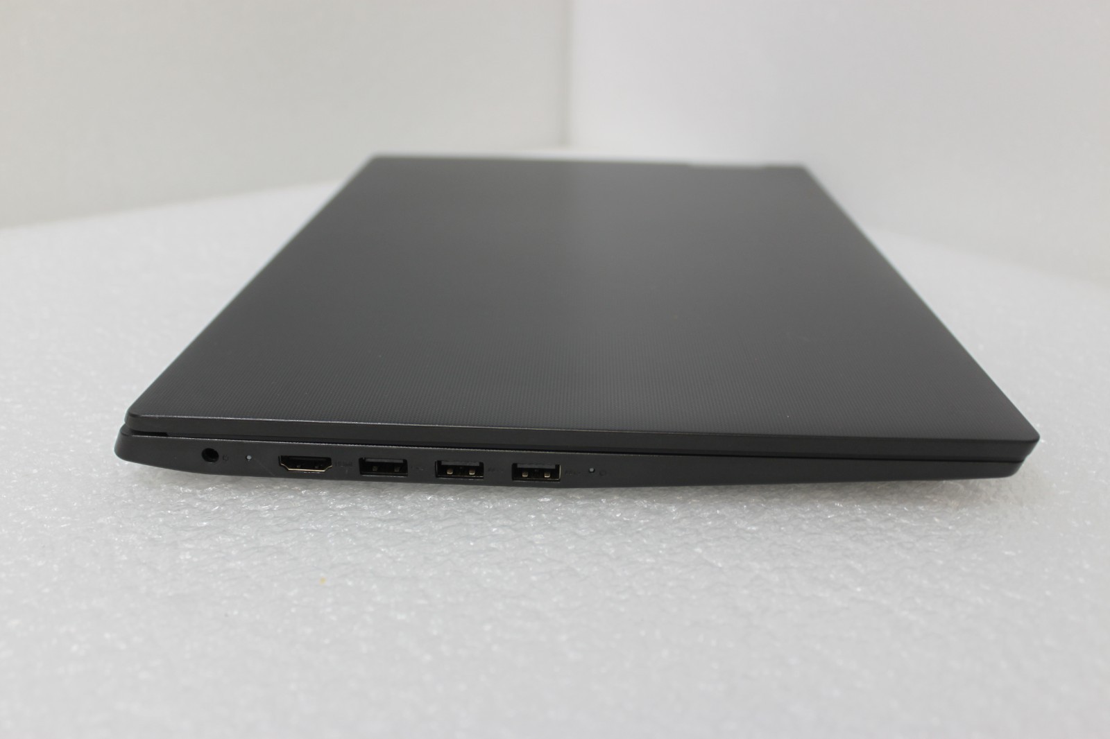 Lenovo IdeaPad S145-15AST 15.6″ A6-9225 2.60Ghz 4GB 500GB HDD Windows 10 Pro