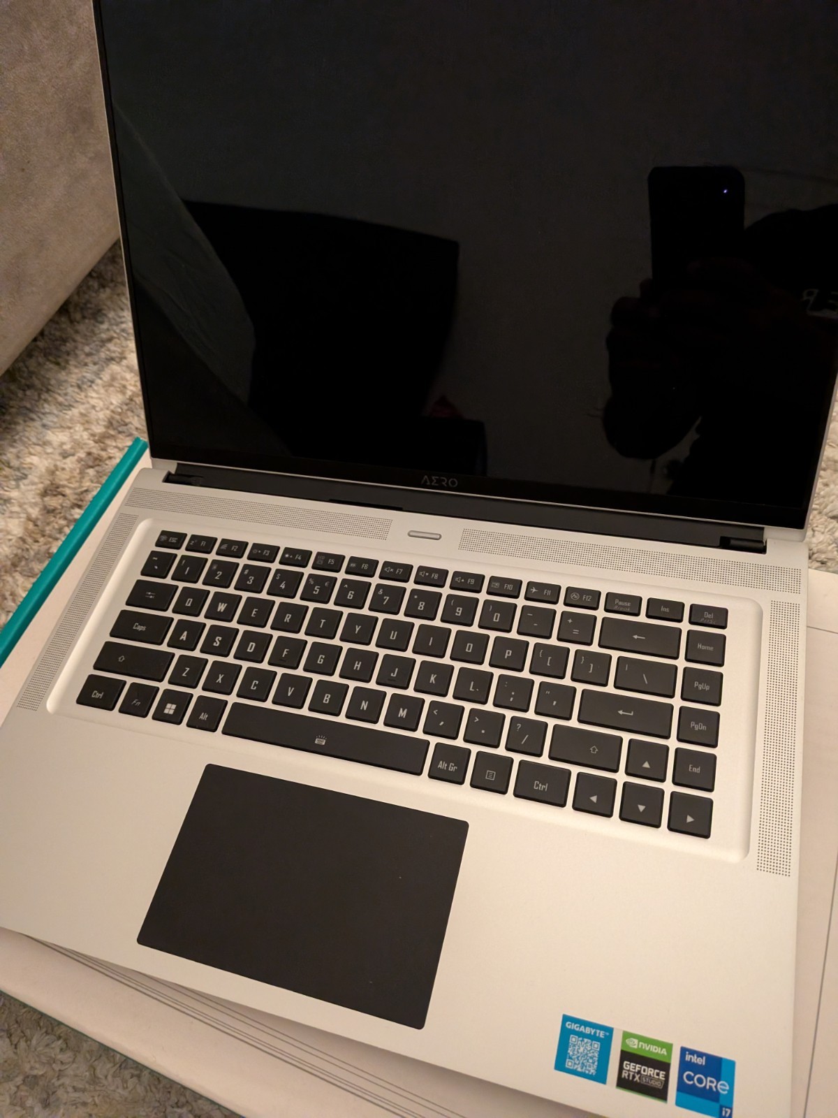 Gigabyte Aero 16 Core i7 12700H 32GB 1TB SSD RTX 3070Ti 4K AMOLED Laptop